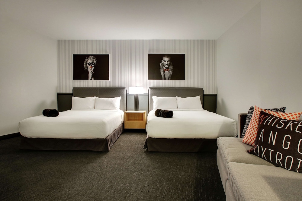 The Rose Hotel Chicago O Hare Tapestry Collection By Hilton 15/74