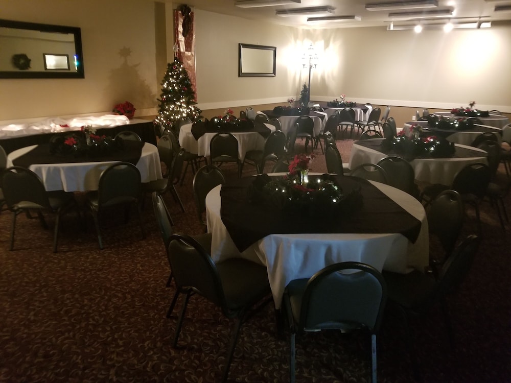 Grand View Inn And Suites 57/65