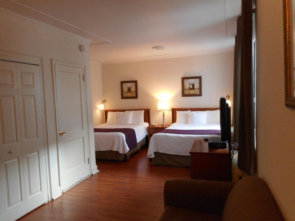 Hotel St Denis 10/29
