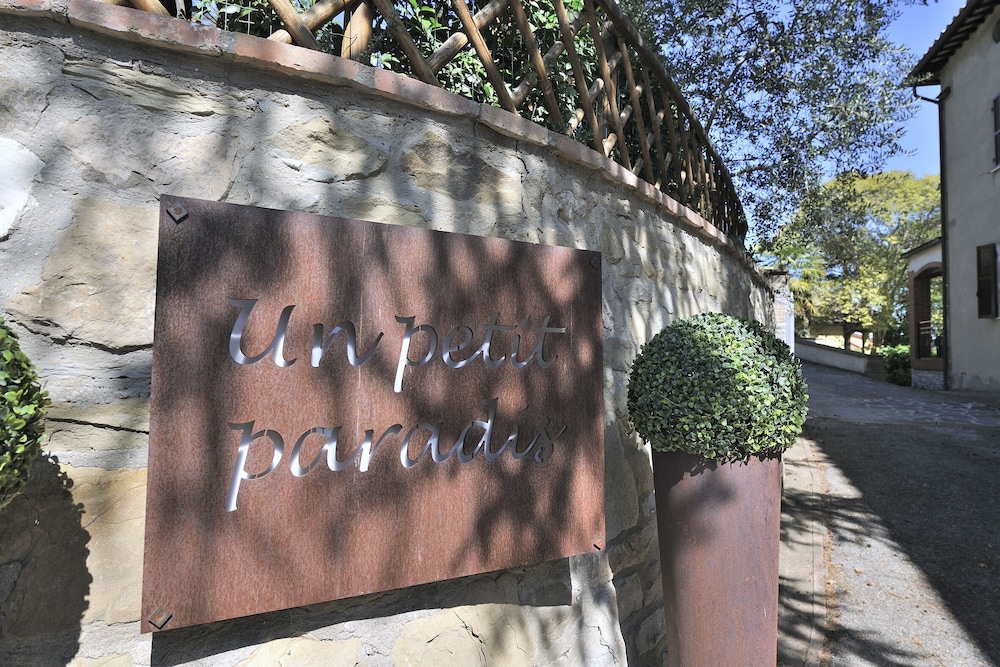 Un Petit Paradis 2/62