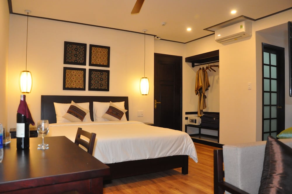 The Quin Riverside Villa 24/50
