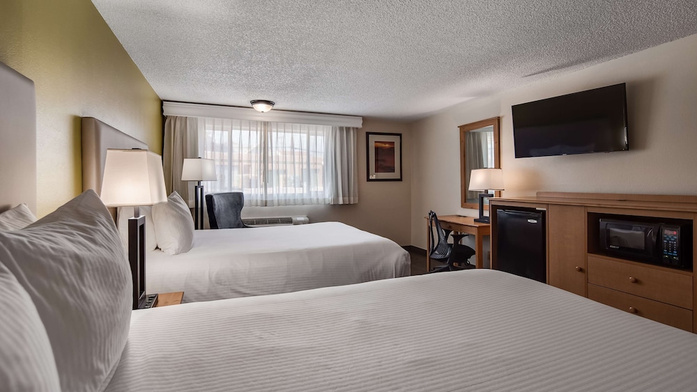 Best Western Hi-Desert Inn 18/37