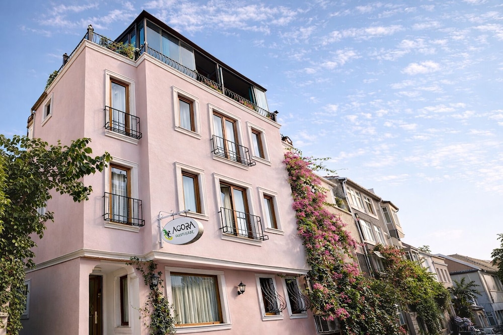 Agora Guesthouse & Hostel 10/70