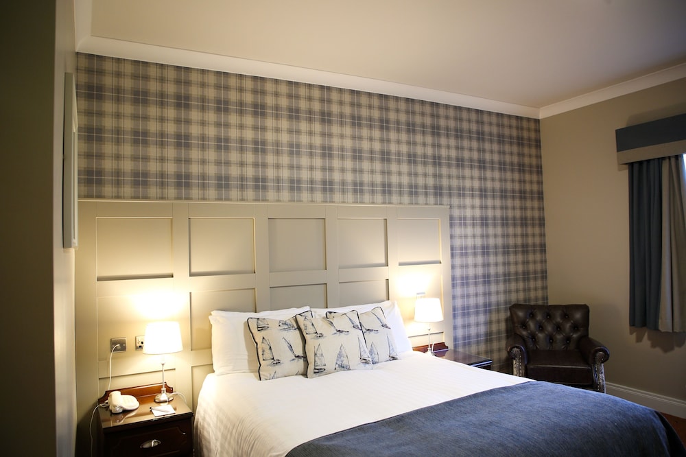 Mulroy Woods Hotel 10/36
