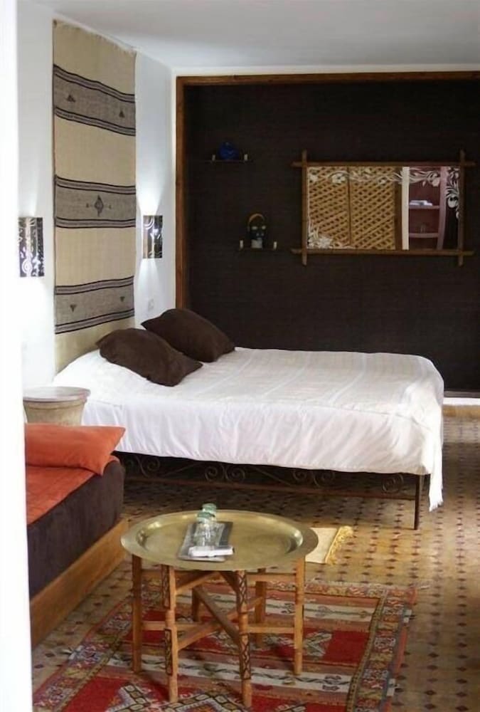 Riad Attarine 12/44