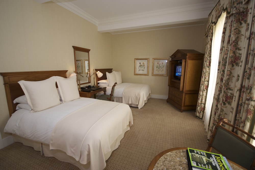 Capital Hotel 15/73