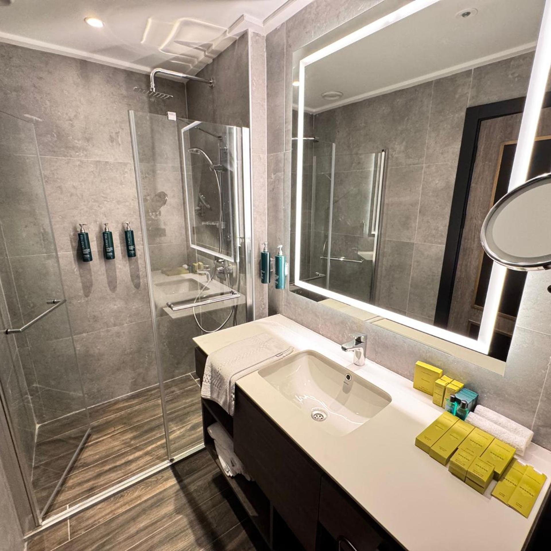 1 Bedroom, Suite, King Bed, Doubletree by Hilton Kars Sarikamis 2/2
