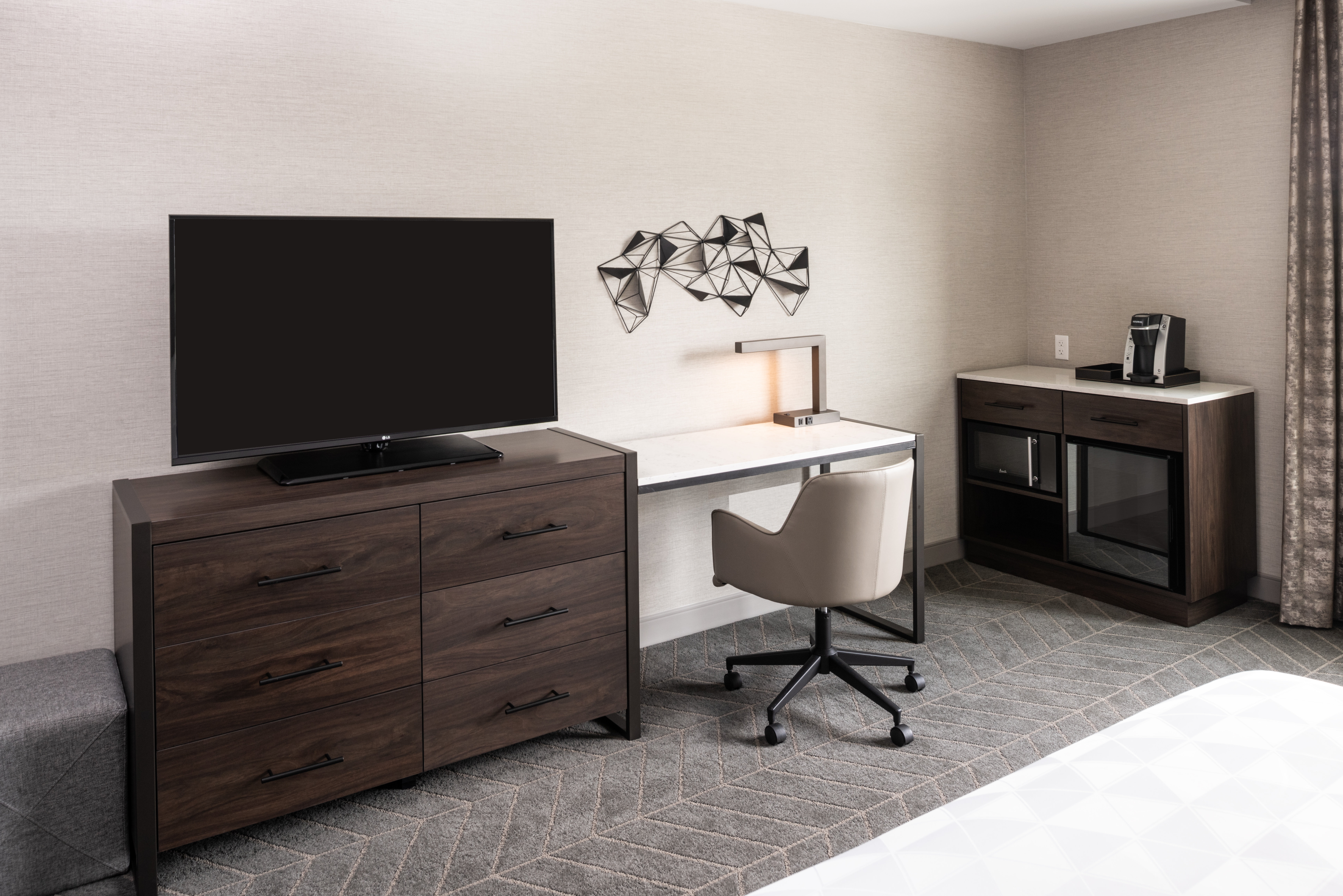 HOLIDAY INN BOSTON LOGAN AIRPORT - CHELSEA 51/64