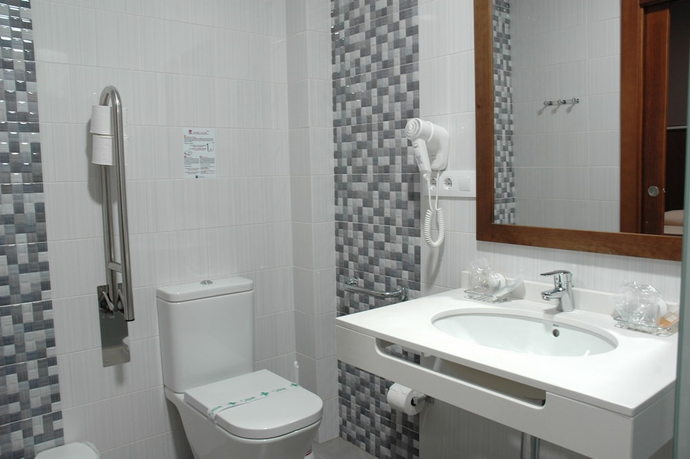 Plaza Manjon Hotel 24/28