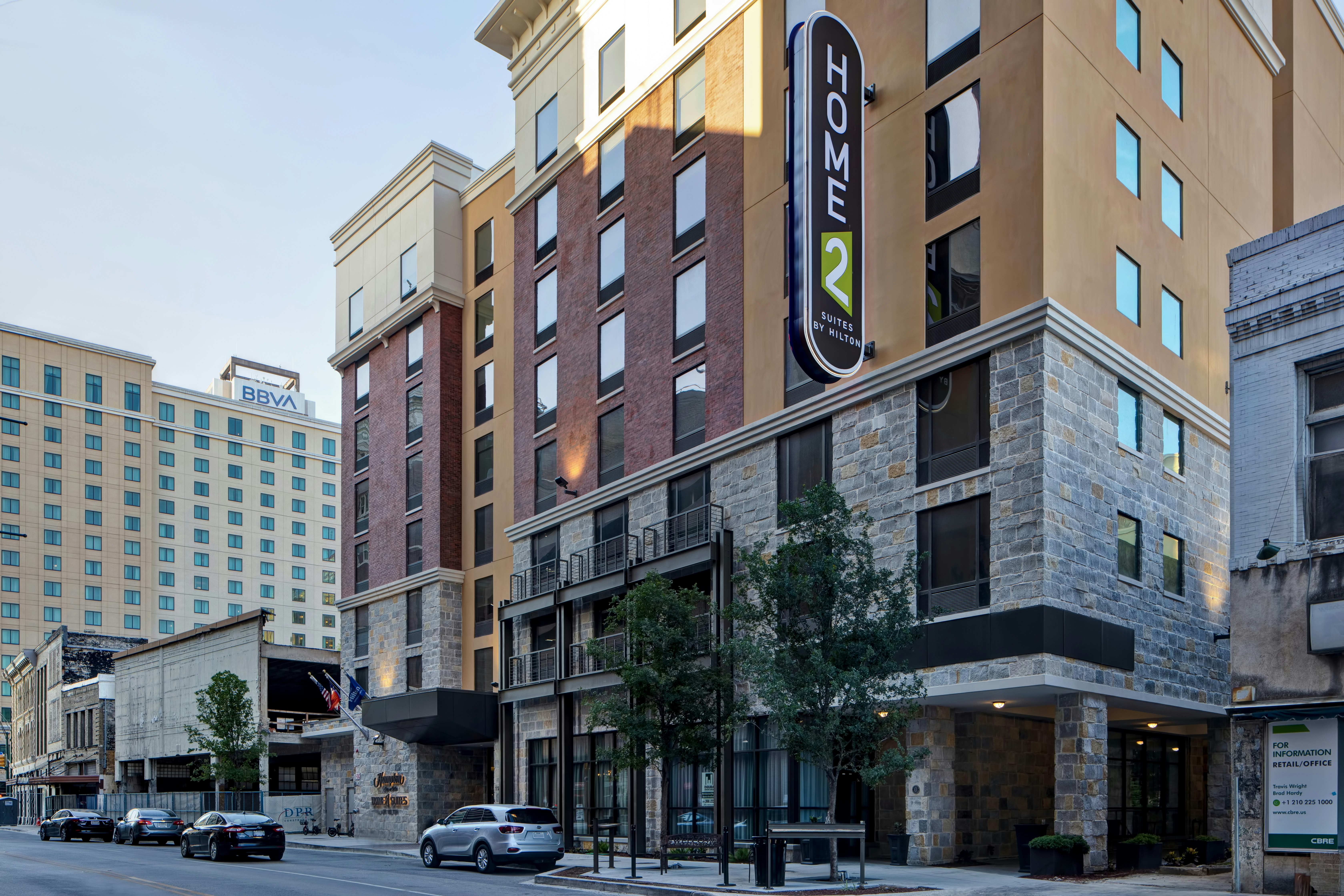 Hampton Inn & Suites San Antonio Riverwalk 67/77