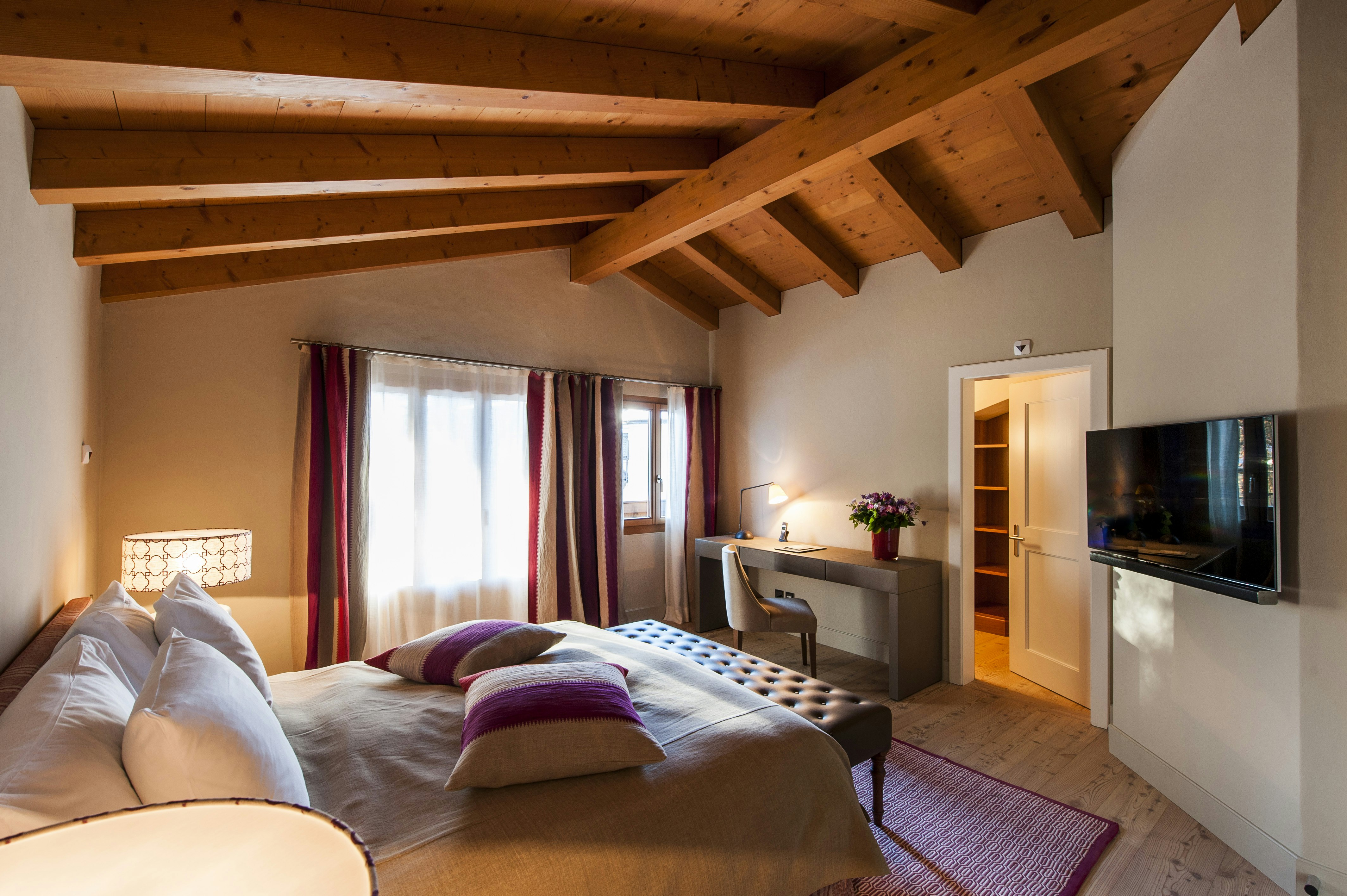 Grand, Chalet, Suite