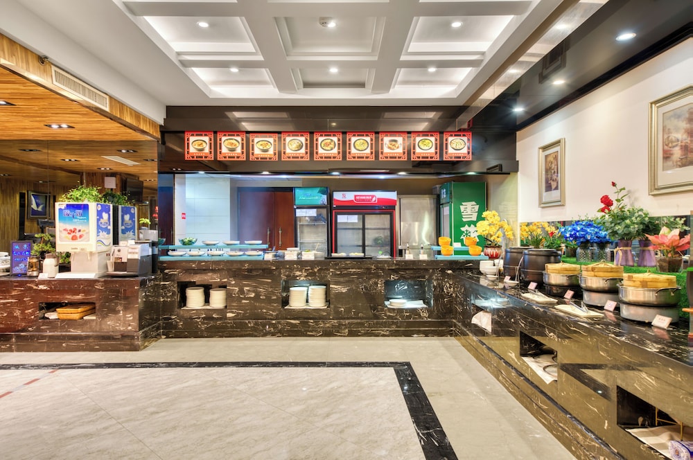 Communication International Hotel 8/34