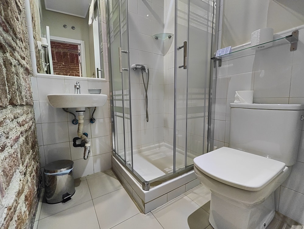 Hostal Madrid 46/50