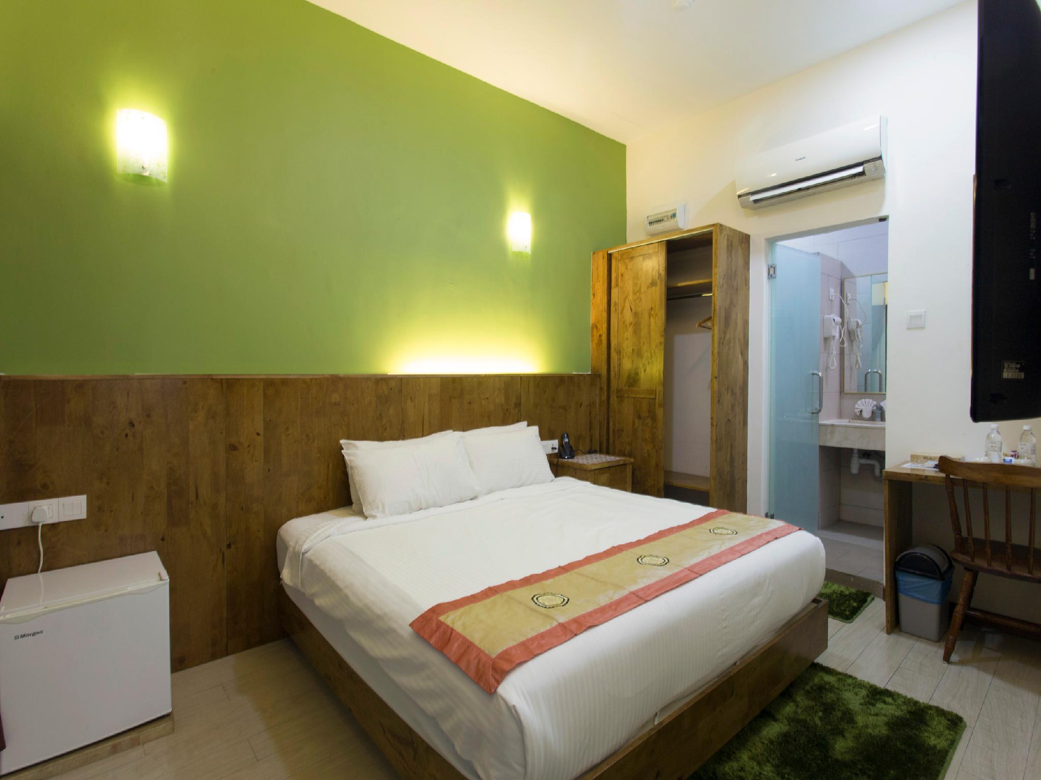 Classic, Deluxe, King Bed