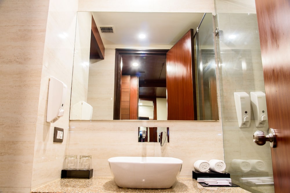 Ascent Biz Hotel 42/44