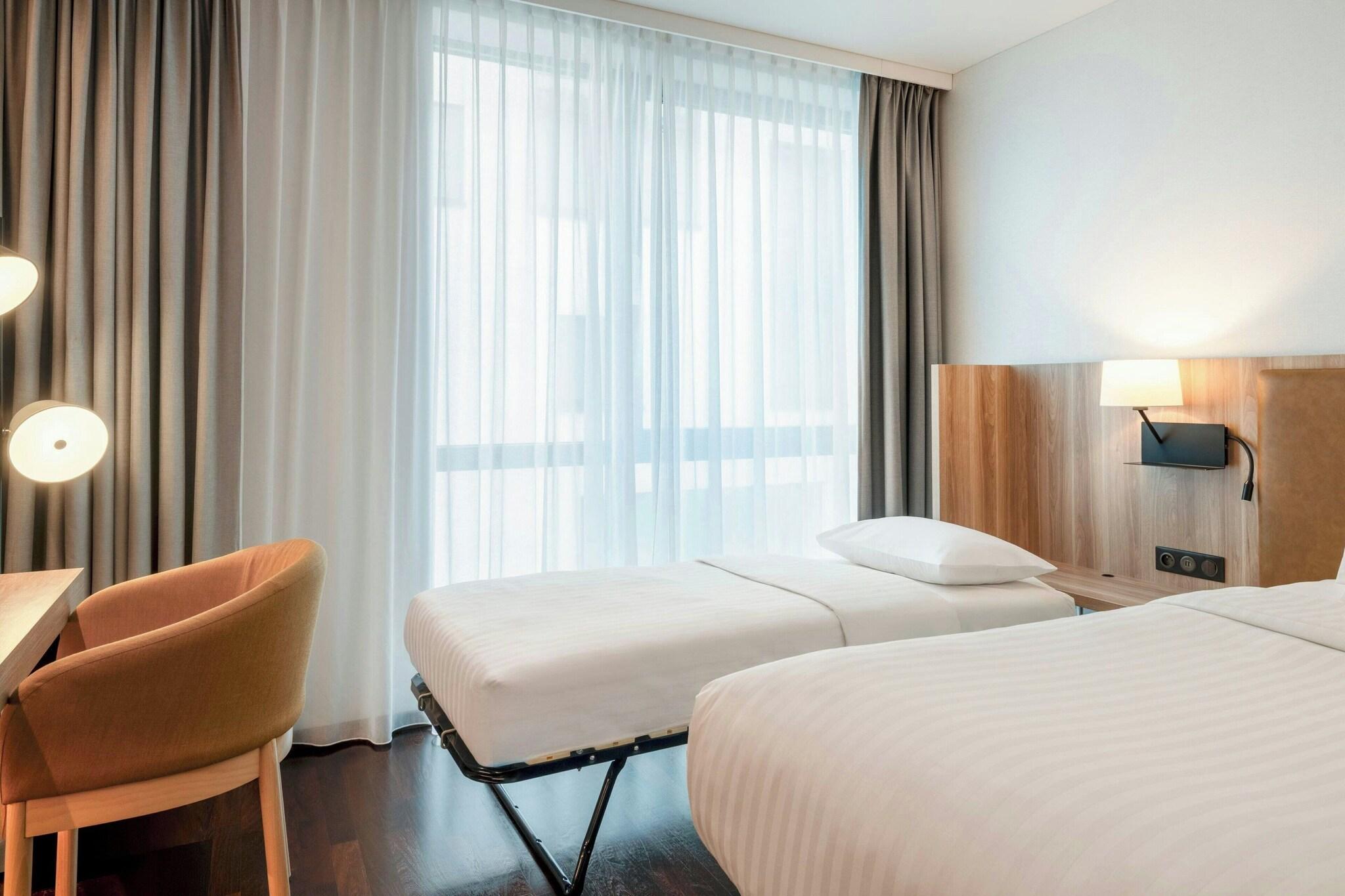 غرفة بسرير مزدوج بإطلالة، AC Hotel by Marriott Bratislava Old Town (ex Austria Trend Hotel) 2/4