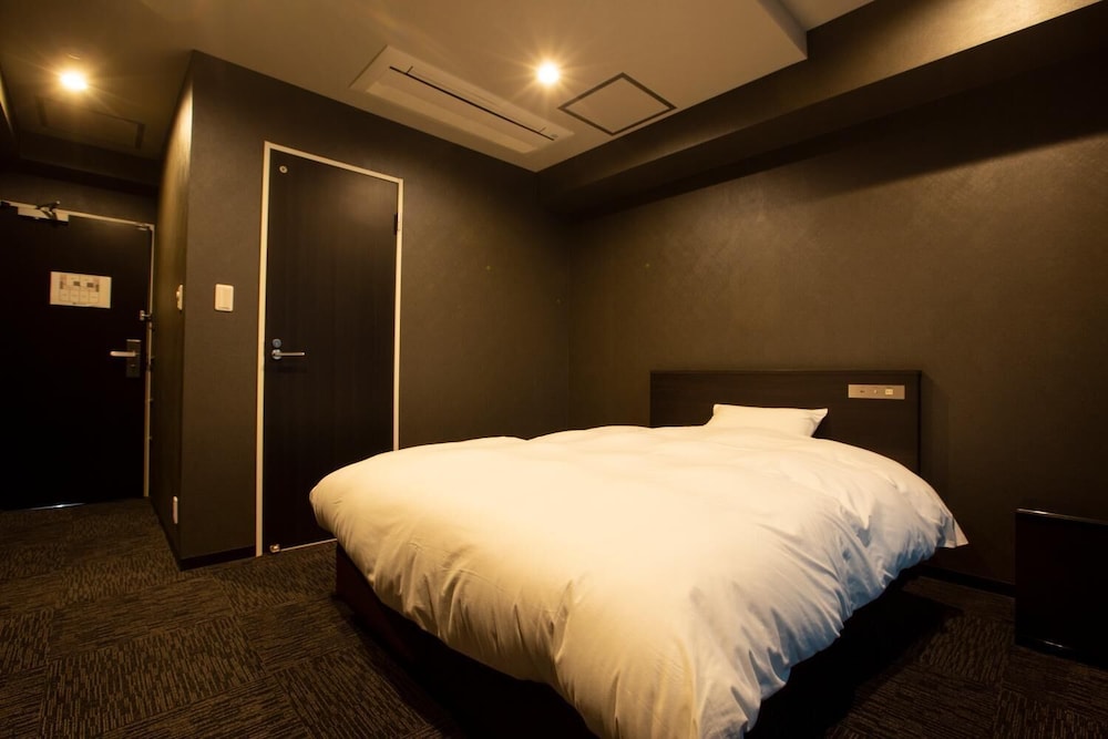 Hotel Parman 6/15