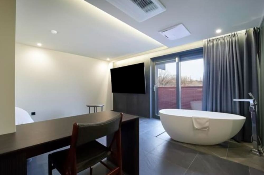 TARA HOTEL 19/40