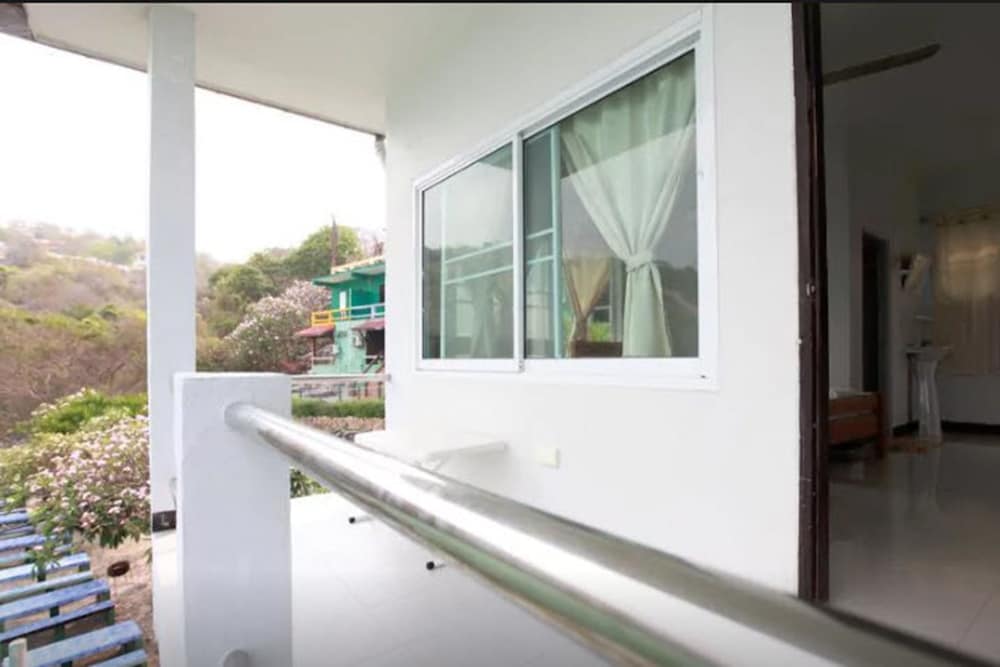 Koh Sichang Unseen 12/40
