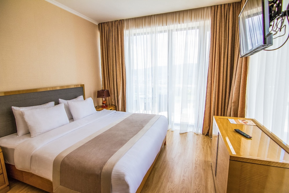Lisi Hills Hotel 9/50