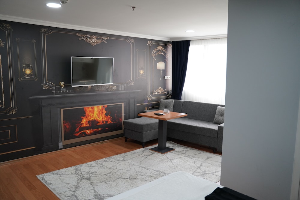 Heraldic Room Hotel 33/50