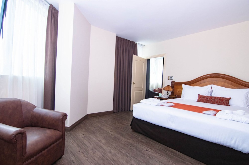 MIRAFLORES COLON HOTEL 5/31