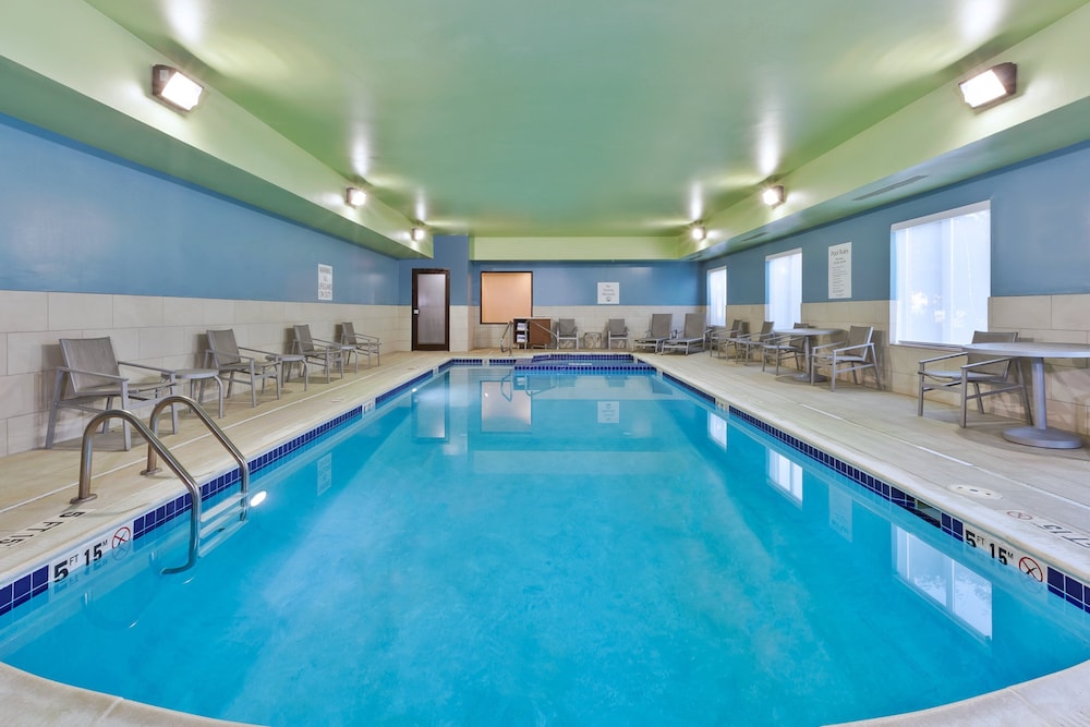 Holiday Inn Express Hotel & Suites Cleveland-Richfield 3/59