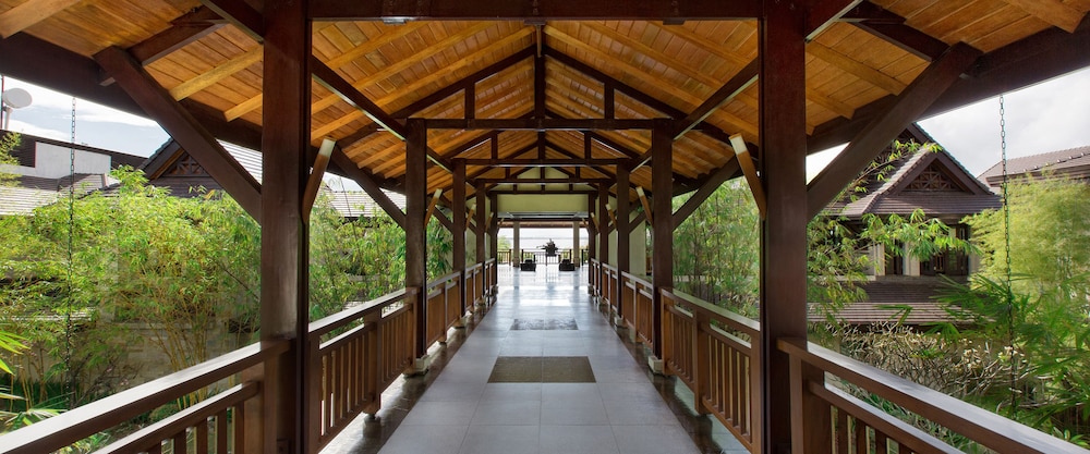 Crimson Resort and Spa Mactan 42/50