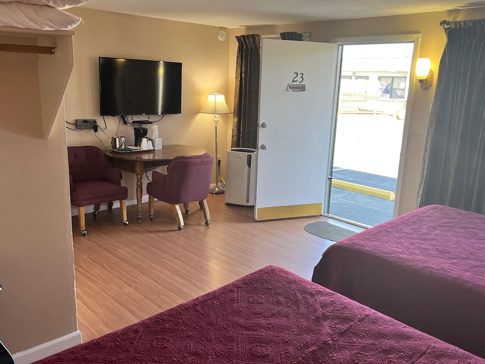 Great House Motel 32/50