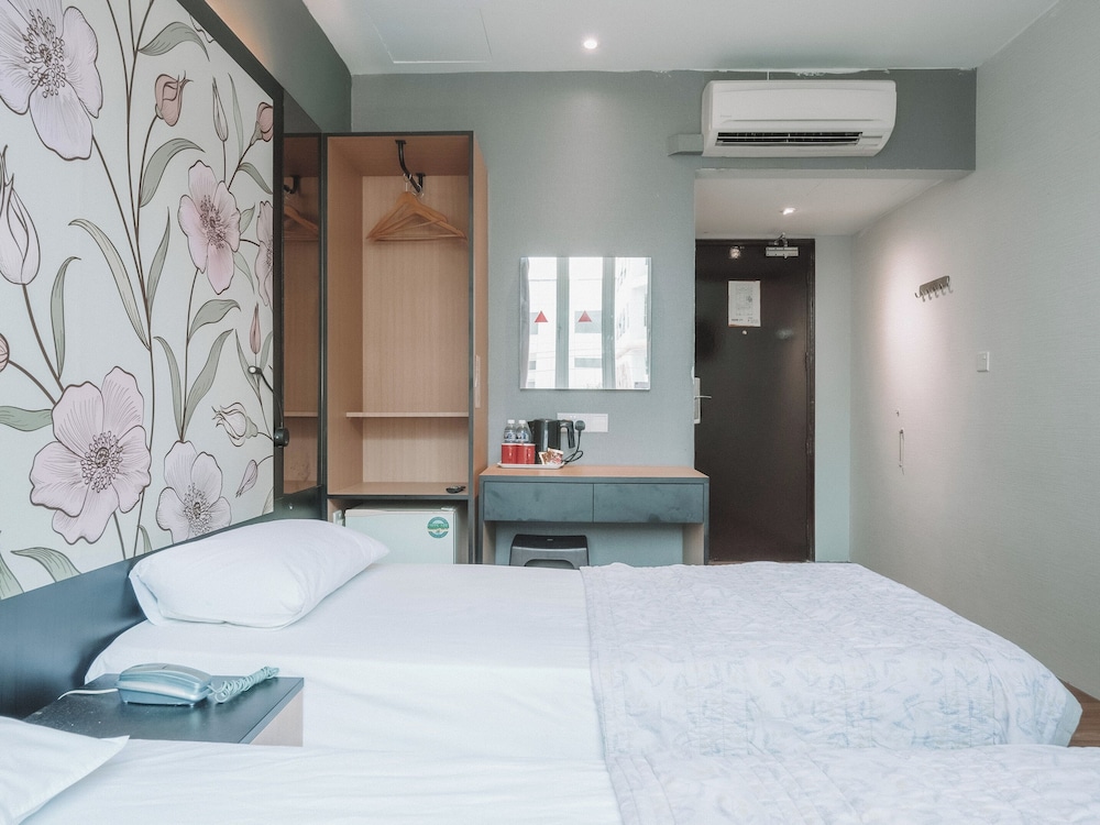 REGIN HOTEL 27/56