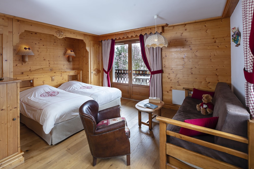 ROOM, TWIN BEDS, ANNEX