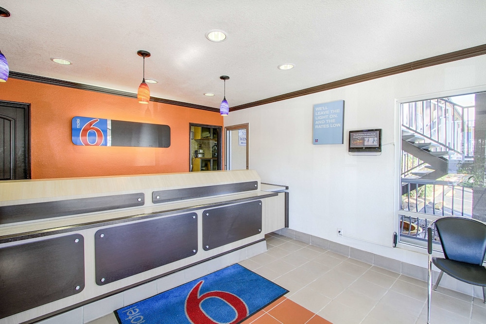 Motel6 San Diego, CA - Airport - Harbor 11/56