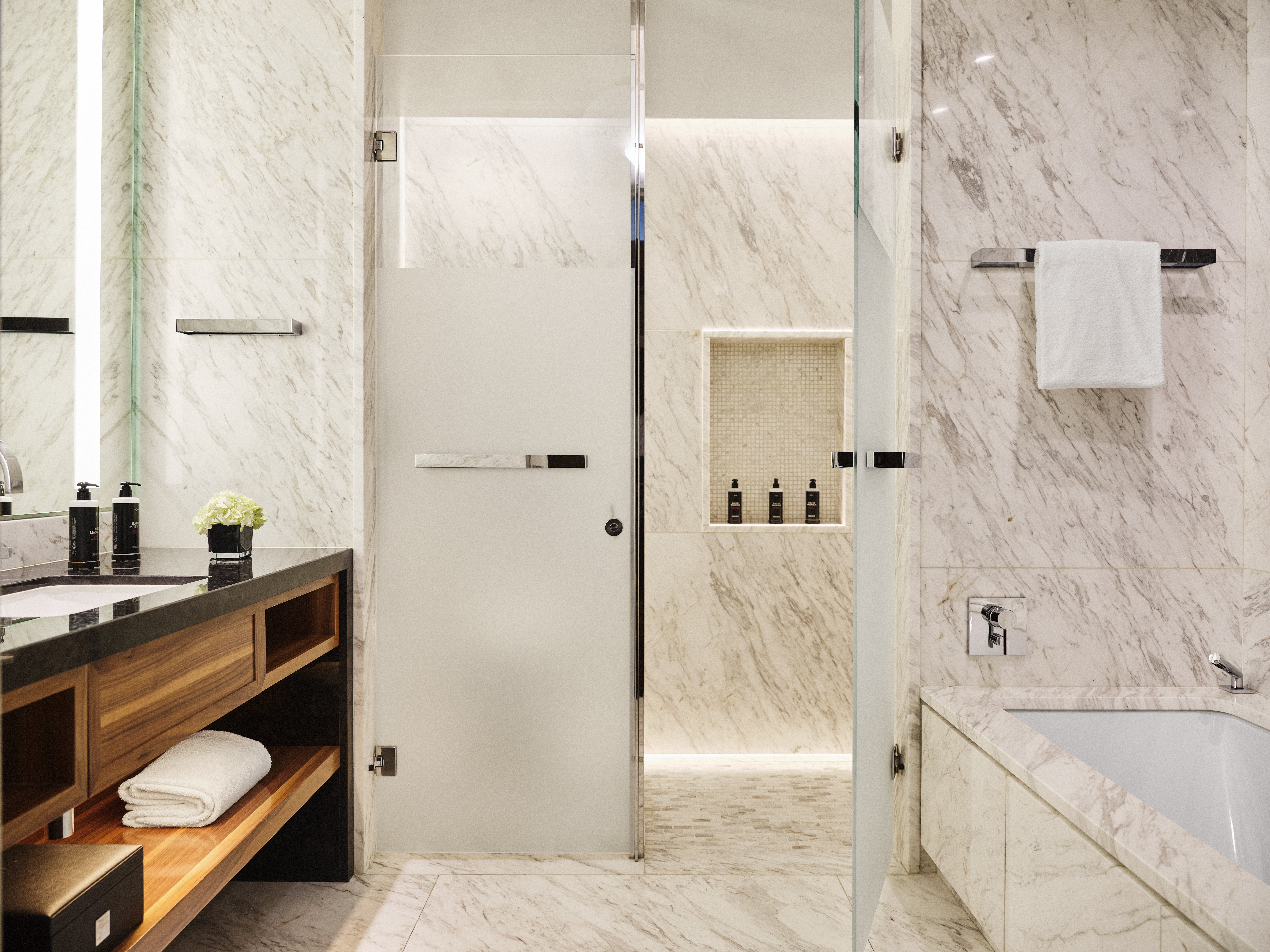 Four Seasons Hotel Madrid 71/72