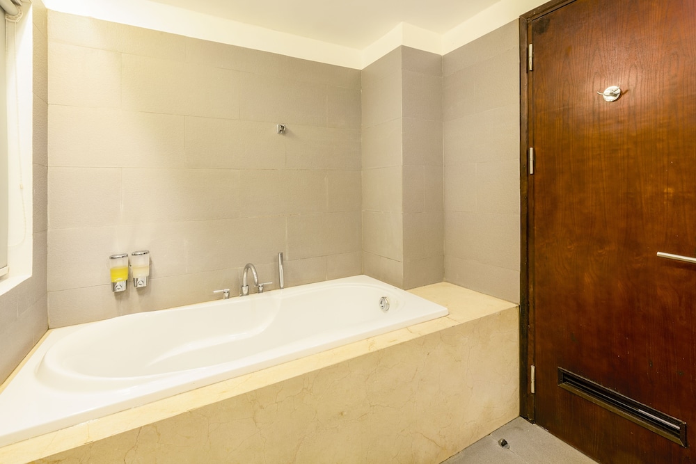 Hong Ha Hotel 50/51