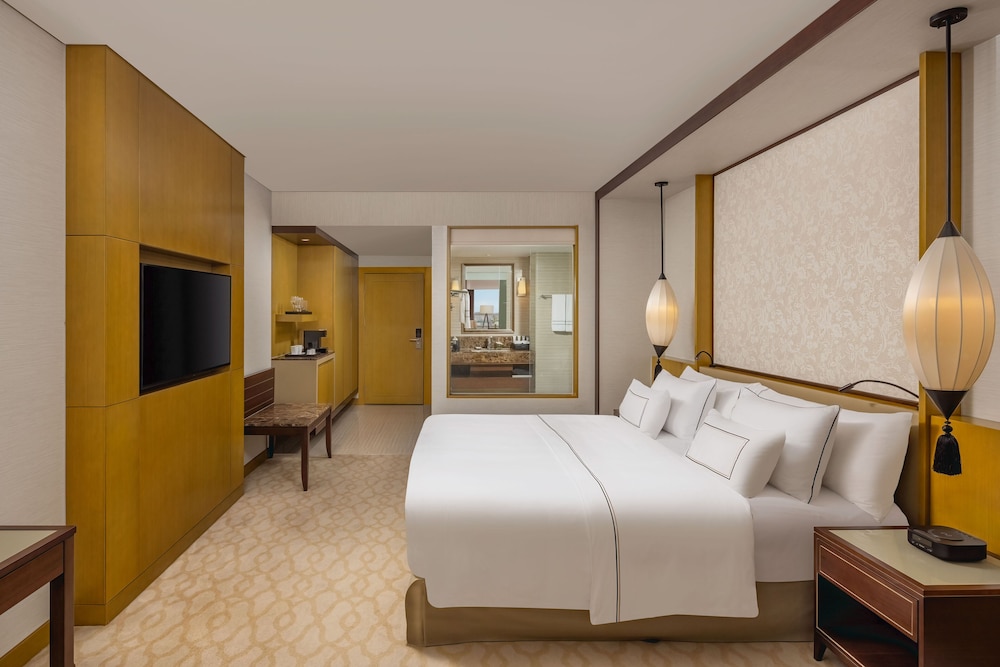 Melia Hanoi 17/50