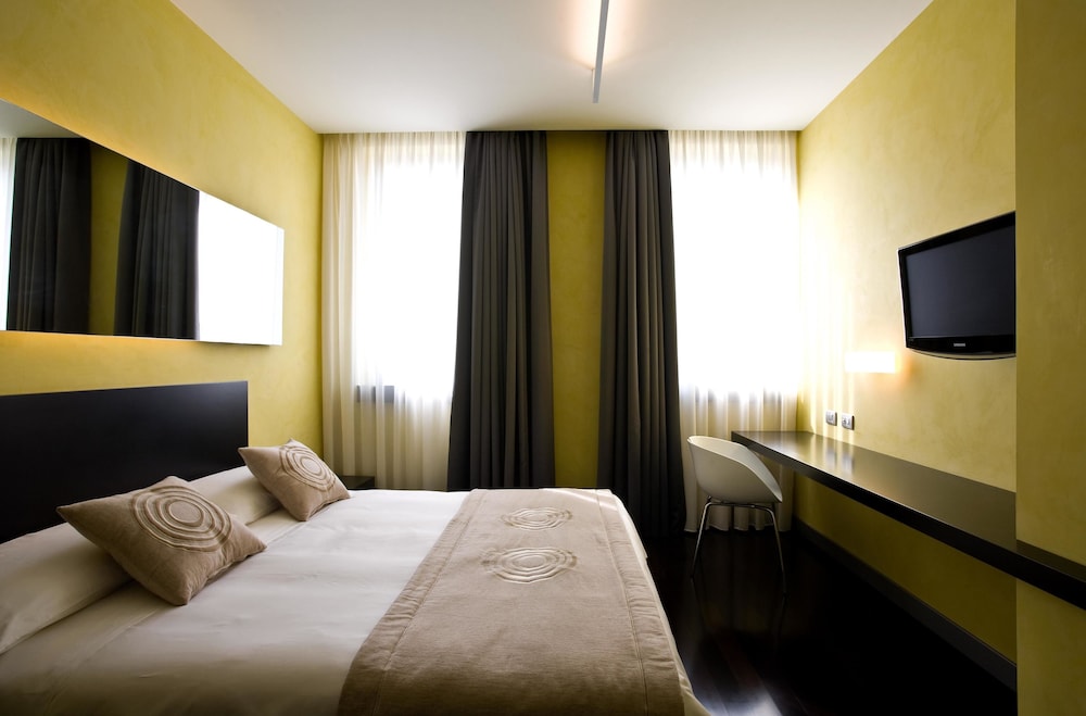 Eos Hotel 14/72