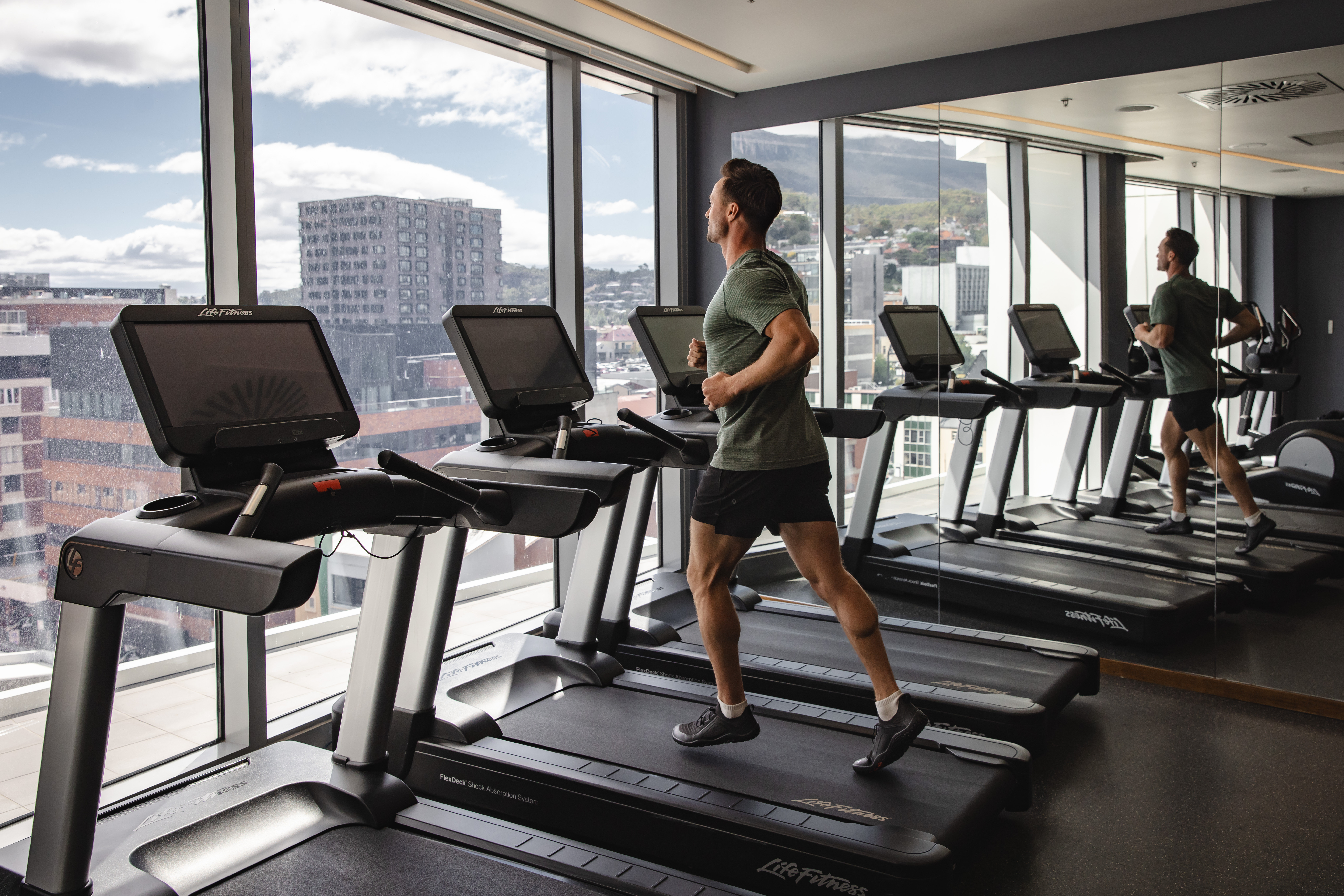 Crowne Plaza Hobart 43/73