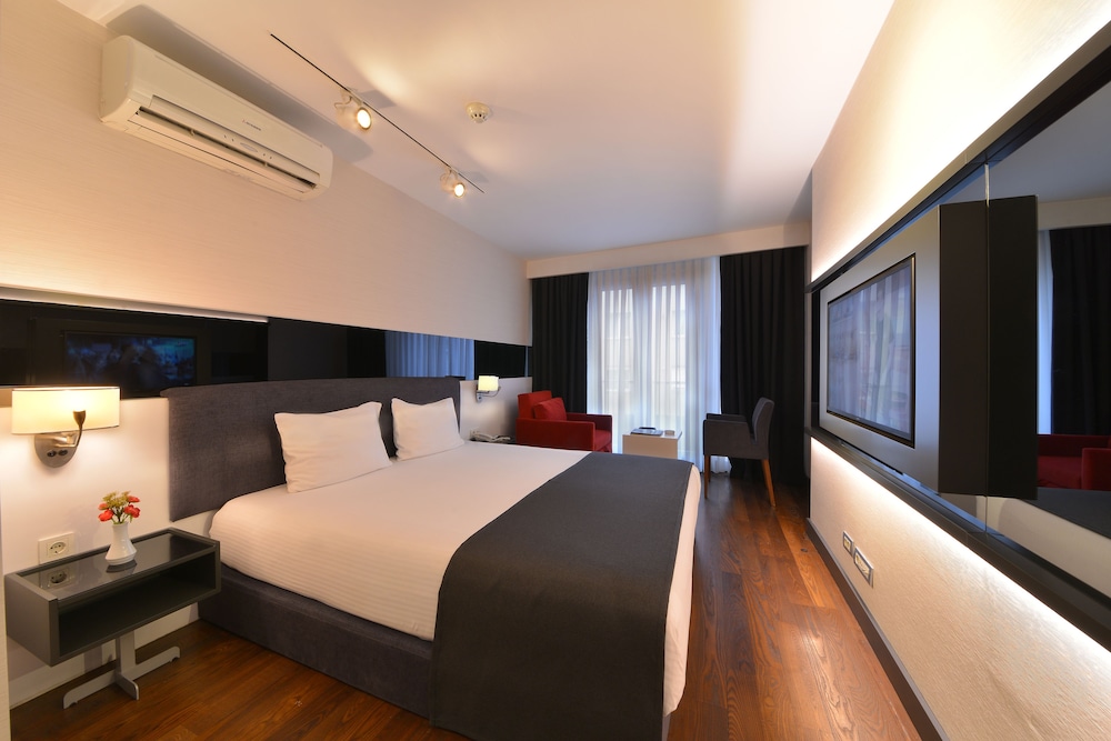 Nish Istanbul Suites 3/23