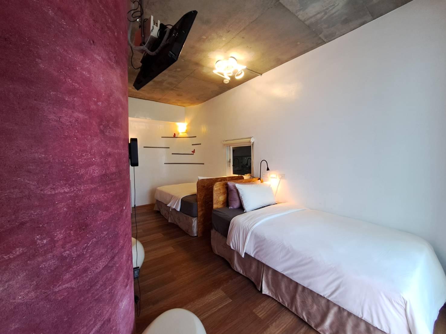 ROOM, TWIN BEDS, BALCONY