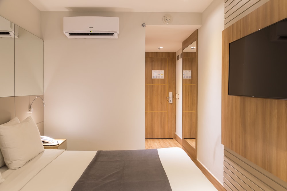 Atlantico Travel Hotel 13/50