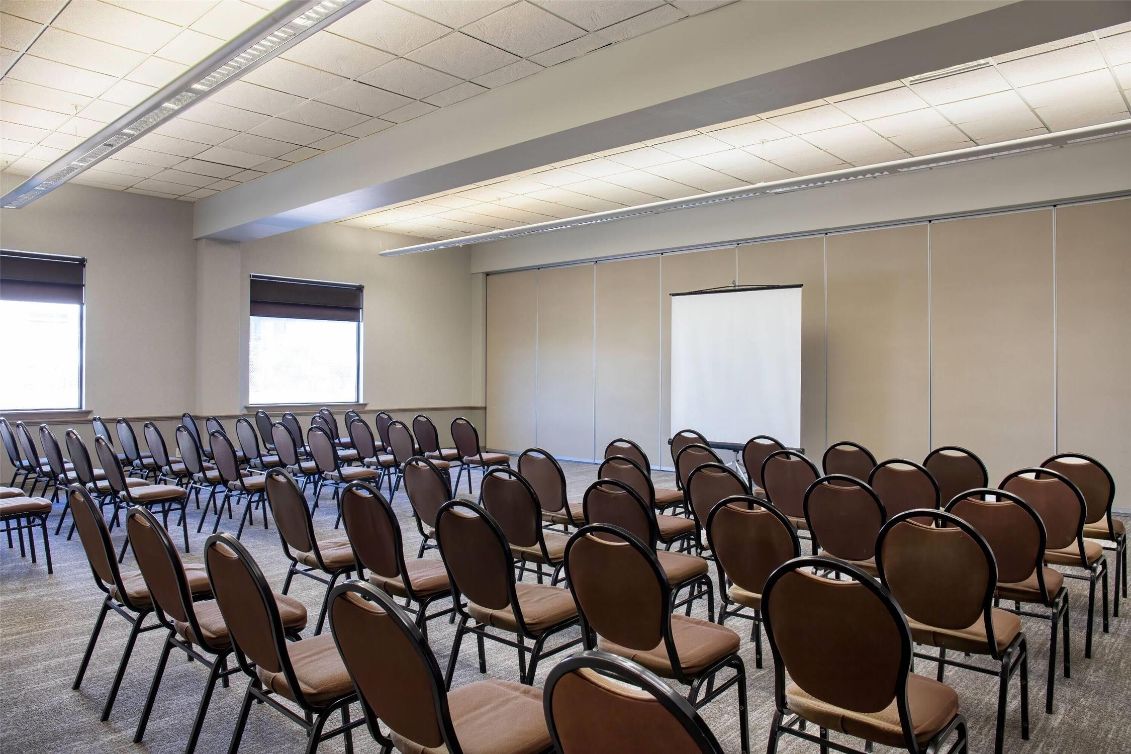 Days Inn & Suites By Wyndham West Edmonton 14/20