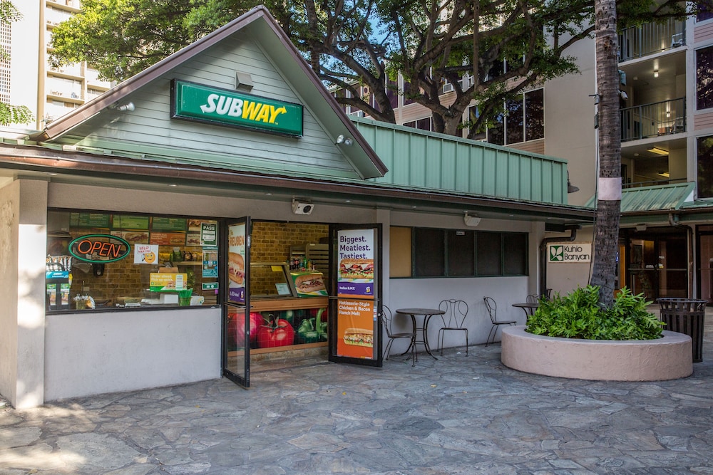 Kuhio Banyan Club 5/59
