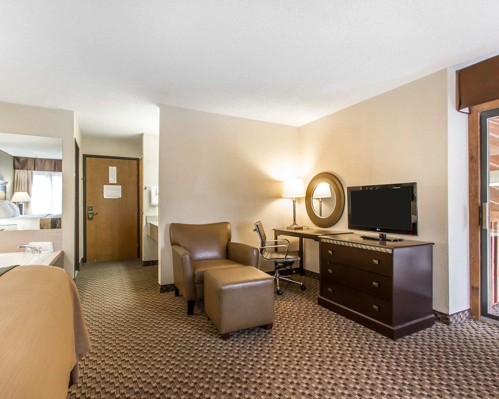 Quality Inn Macomb Near University Area 19/38