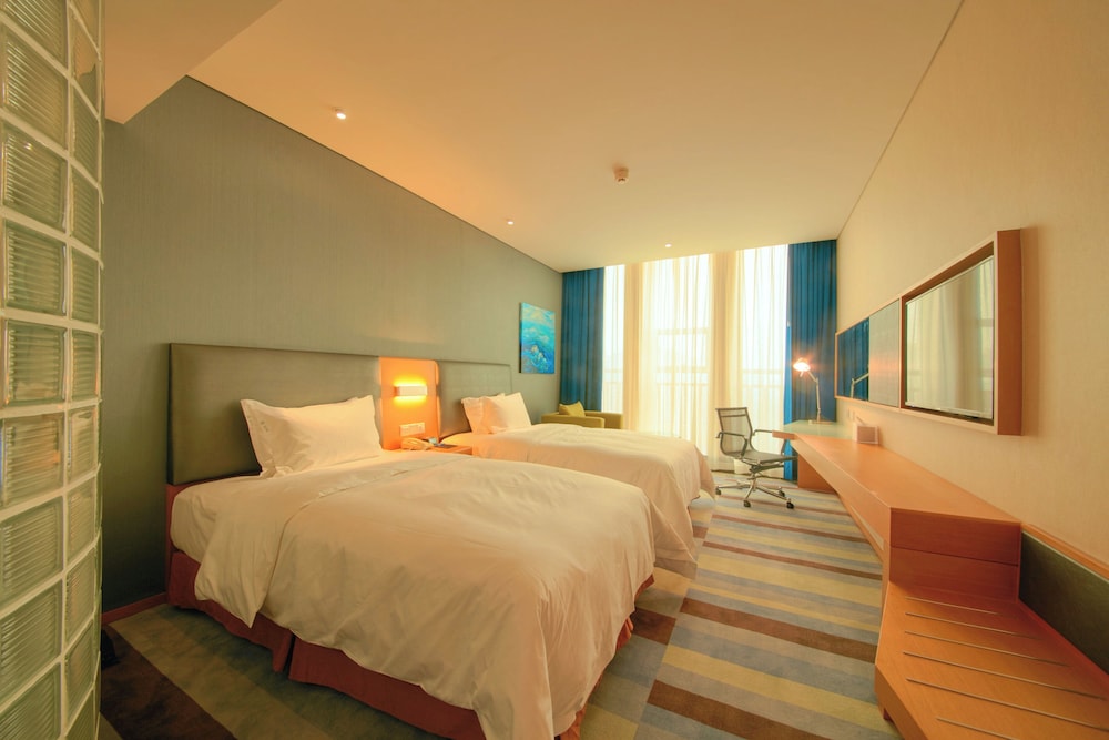 HOLIDAY INN EXPRESS LESHAN CITY SQUARE 16/43