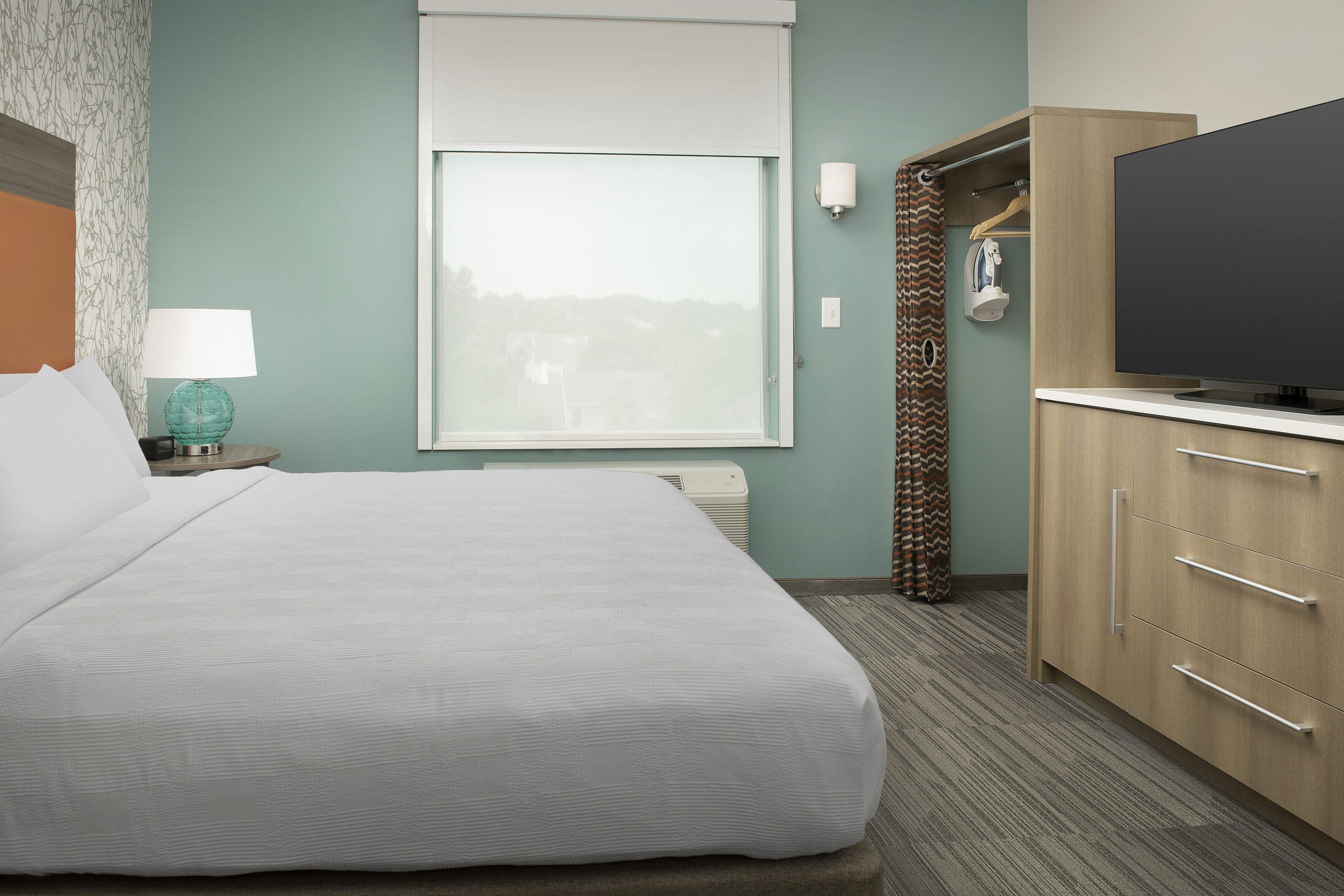 1 BEDROOM, SUITE, KING BED
