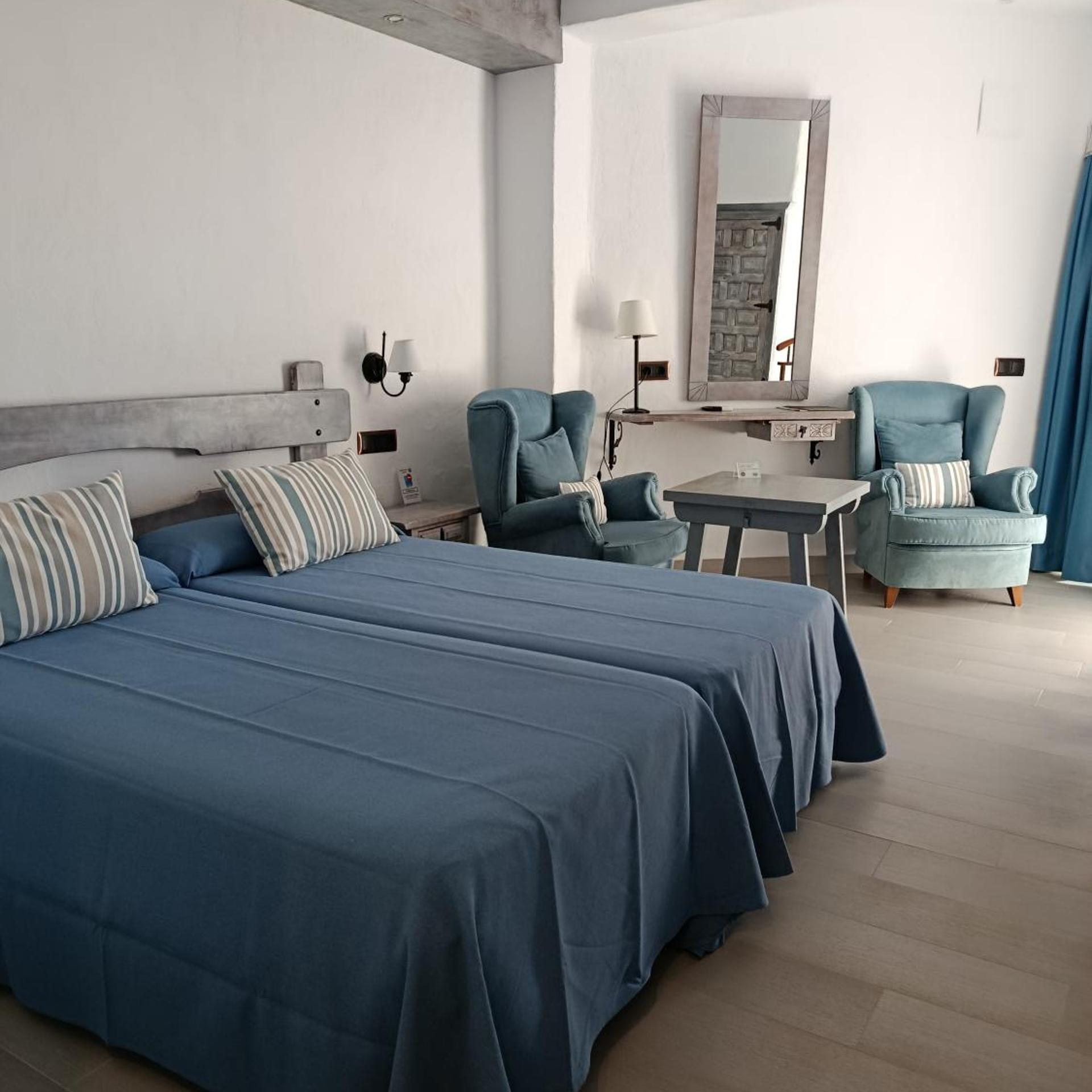 Room, Single Bed, Pool View