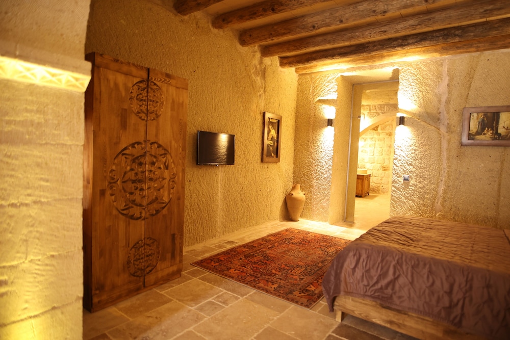Vita Cave Suites 25/48