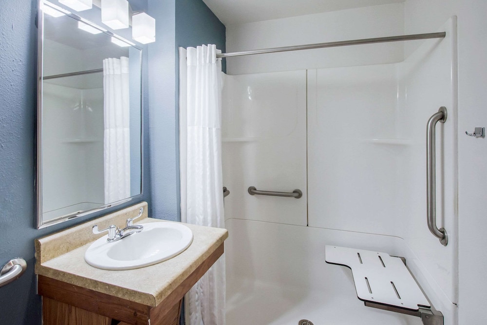 WoodSpring Suites Jacksonville East 295 Cruise Port 15/47