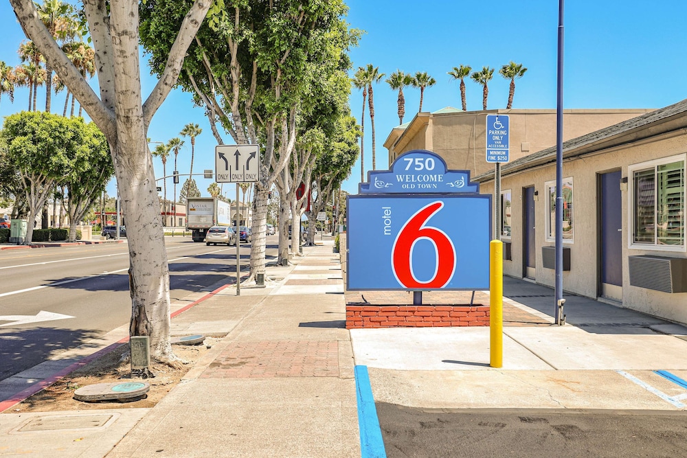 Motel6 Tustin, CA – Orange County 26/32