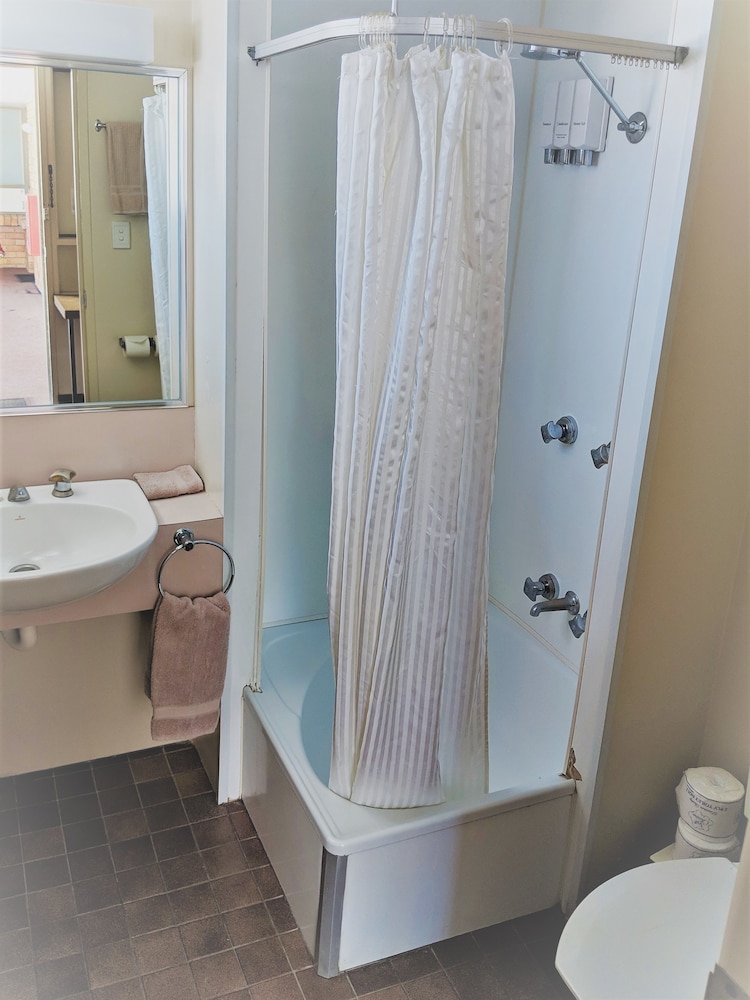 Miners Lodge Motor Inn 55/60
